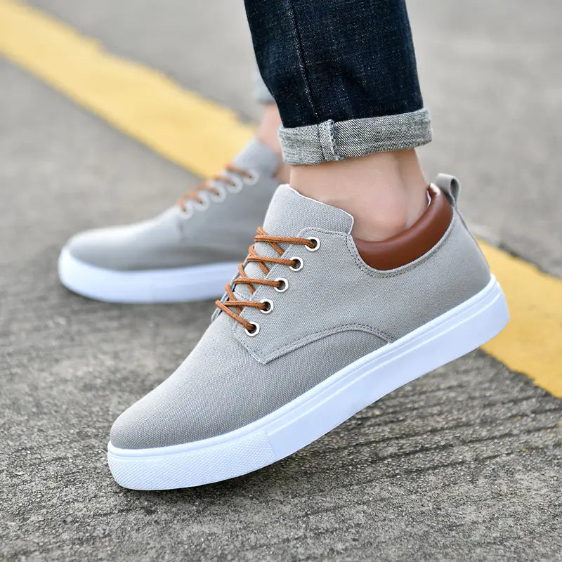 2025 Men's Casual Fashionable Canvas Sneakers